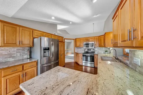 10408 Eagle Pointe Trail Woodbury MN 55129