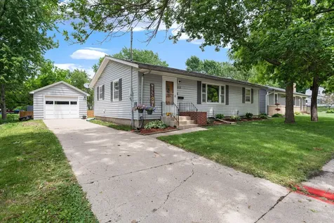 213 7th Avenue NE Waseca MN 56093