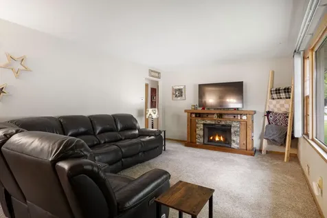 213 7th Avenue NE Waseca MN 56093