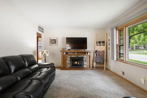 213 7th Avenue NE Waseca MN 56093