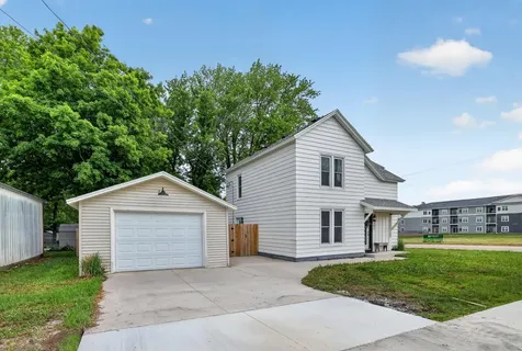 302 1st Street NW Dodge Center MN 55927