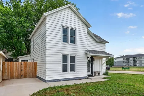 302 1st Street NW Dodge Center MN 55927