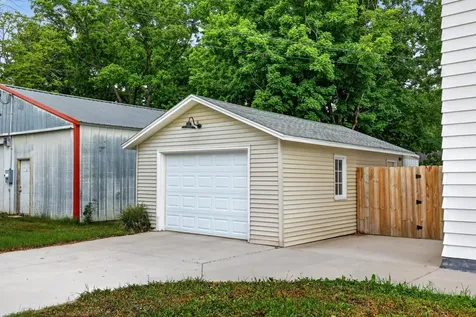 302 1st Street NW Dodge Center MN 55927