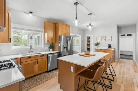 1119 Bluff Pass S Chaska MN 55318