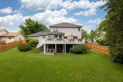1119 Bluff Pass S Chaska MN 55318