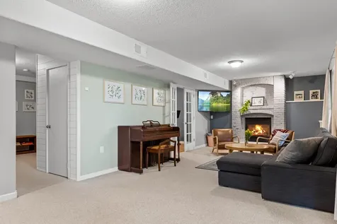 1119 Bluff Pass S Chaska MN 55318