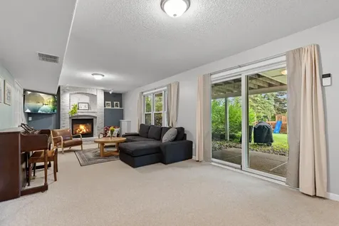 1119 Bluff Pass S Chaska MN 55318