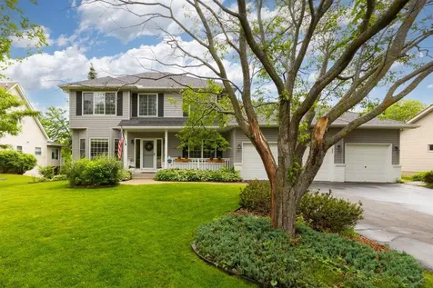 1119 Bluff Pass S Chaska MN 55318