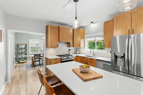 1119 Bluff Pass S Chaska MN 55318