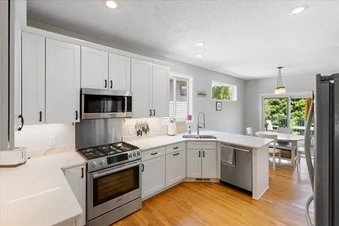 10548 Spyglass Drive Eden Prairie MN 55347