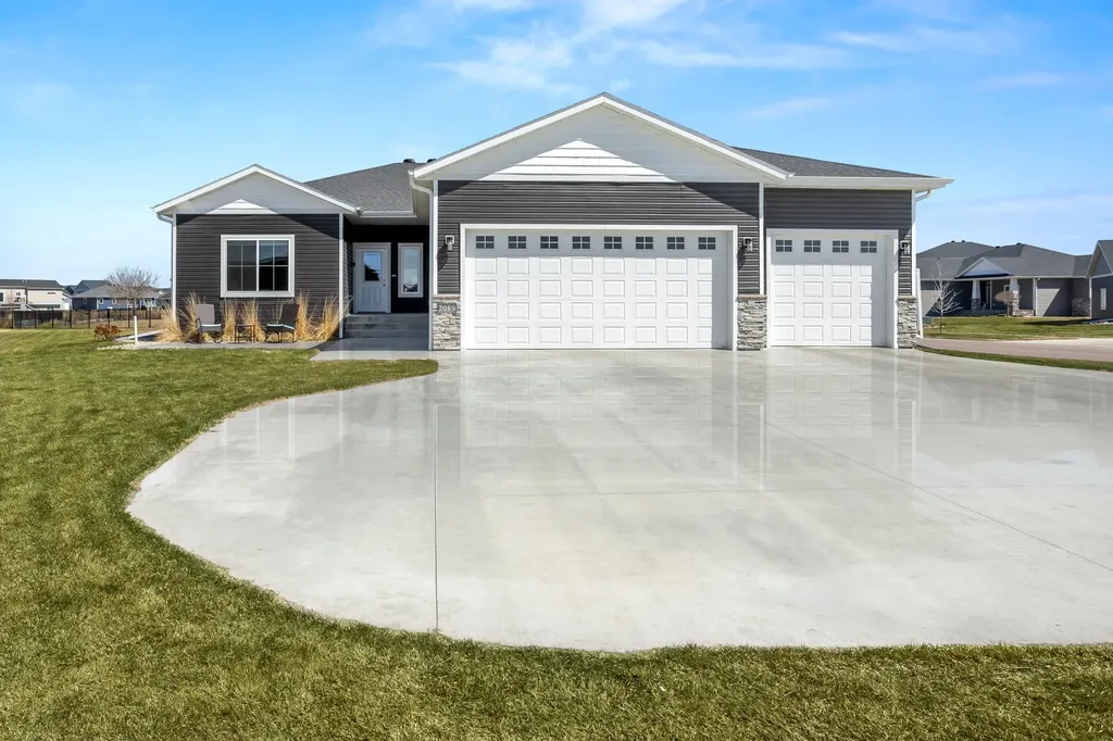 2089 67th Avenue S Fargo ND 58104