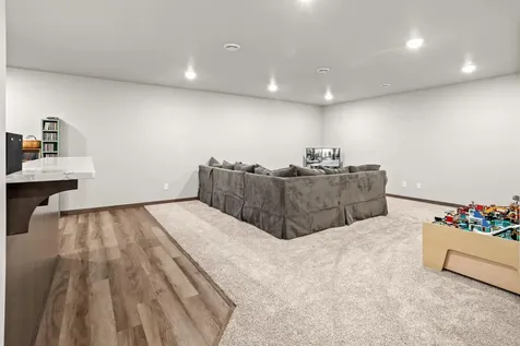 2089 67th Avenue S Fargo ND 58104