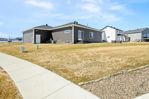 2089 67th Avenue S Fargo ND 58104