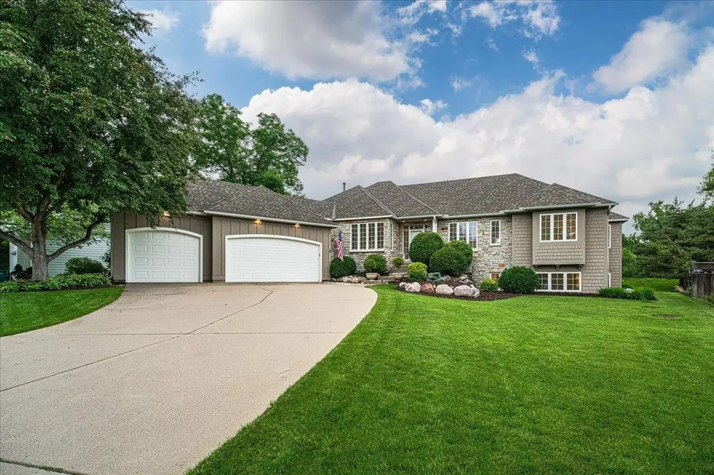 7806 Bush Lake Drive Bloomington MN 55438