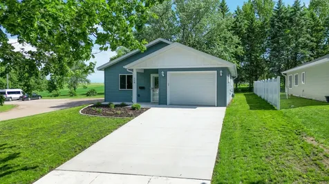 528 E St Charles Avenue Fergus Falls MN 56537