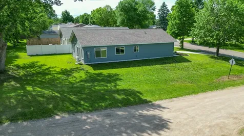 528 E St Charles Avenue Fergus Falls MN 56537