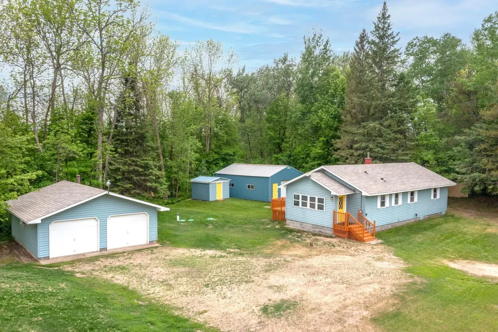 28457 Splithand Road Grand Rapids MN 55744