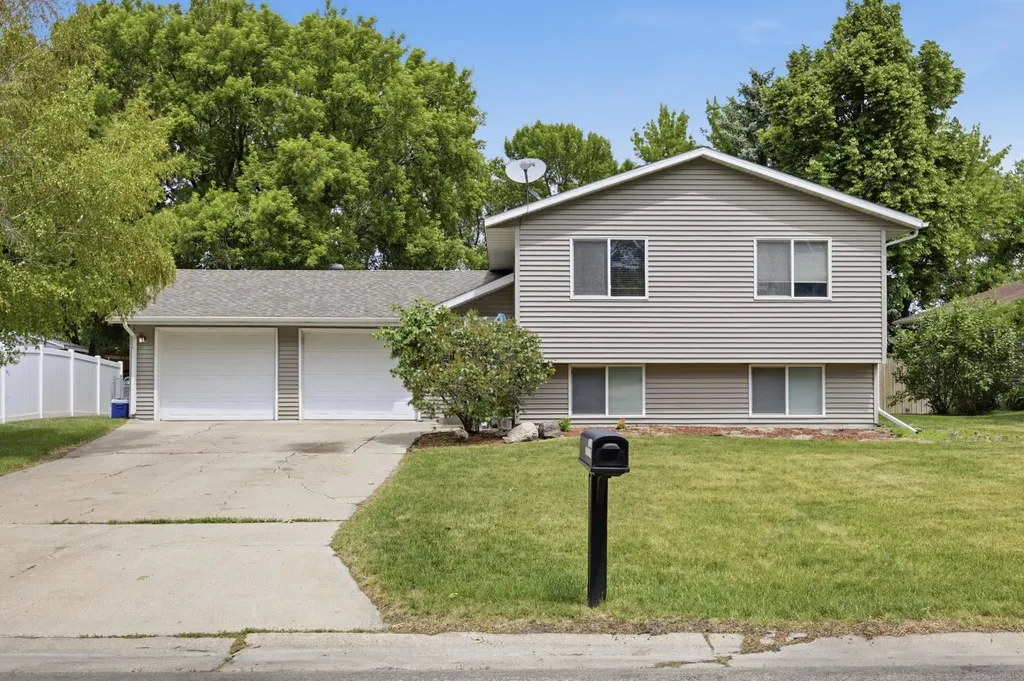 3022 14th Avenue S Moorhead MN 56560