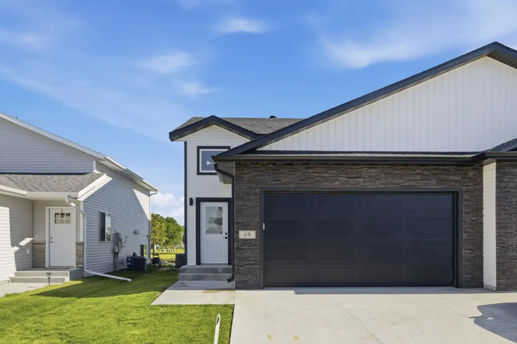 69 Cedar Drive Mapleton ND 58059