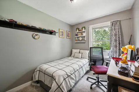 1613 Lyn Curve Avenue N Minneapolis MN 55411