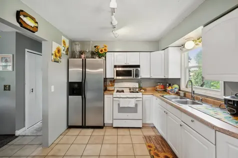 1613 Lyn Curve Avenue N Minneapolis MN 55411