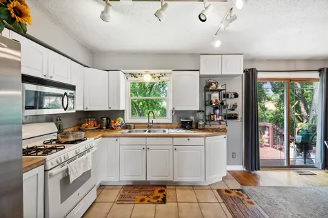 1613 Lyn Curve Avenue N Minneapolis MN 55411