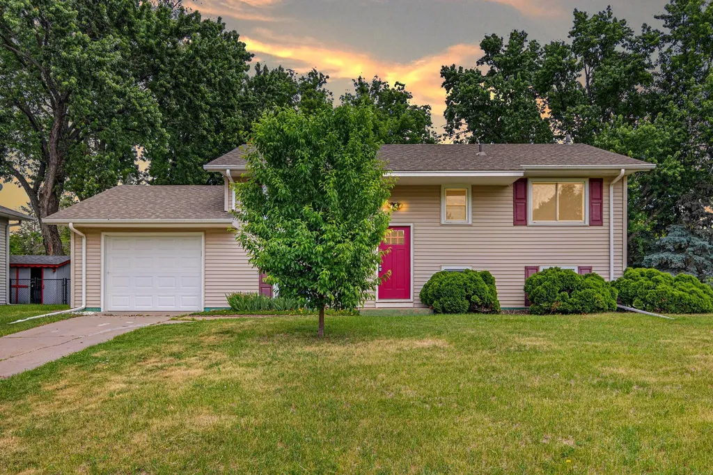 2533 103rd Avenue NW Coon Rapids MN 55433