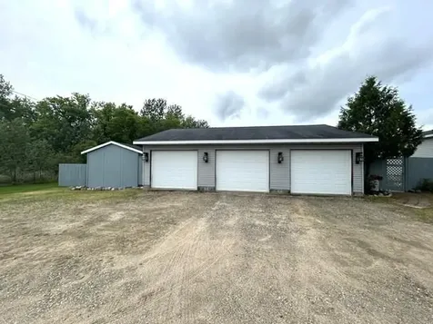 8 6th Avenue NW Deer River MN 56636