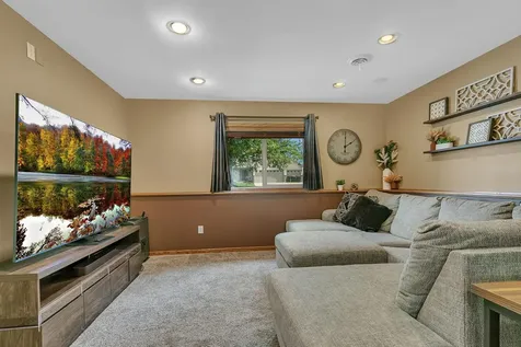 984 Waters Edge Circle Avon MN 56310