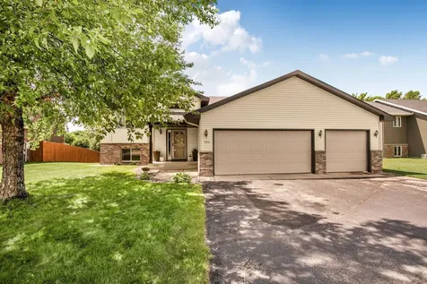 984 Waters Edge Circle Avon MN 56310