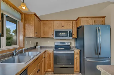 984 Waters Edge Circle Avon MN 56310