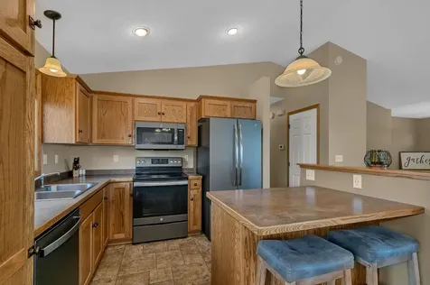 984 Waters Edge Circle Avon MN 56310