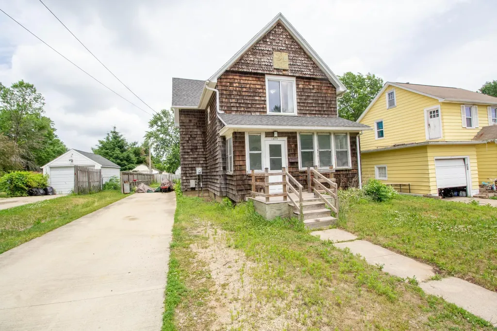 1402 9th Avenue NW Austin MN 55912