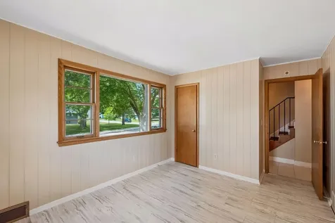 2670 Regent Avenue N Golden Valley MN 55422