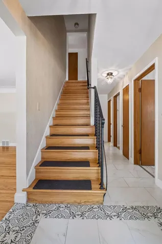 2670 Regent Avenue N Golden Valley MN 55422
