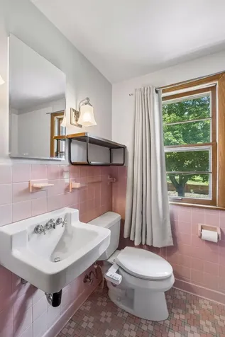 2670 Regent Avenue N Golden Valley MN 55422