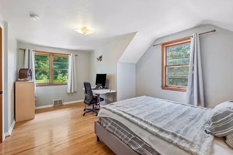 2670 Regent Avenue N Golden Valley MN 55422