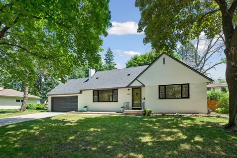 2670 Regent Avenue N Golden Valley MN 55422
