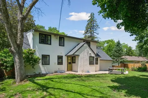 2670 Regent Avenue N Golden Valley MN 55422