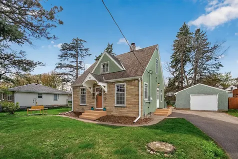 721 Parkway Drive Saint Paul MN 55106