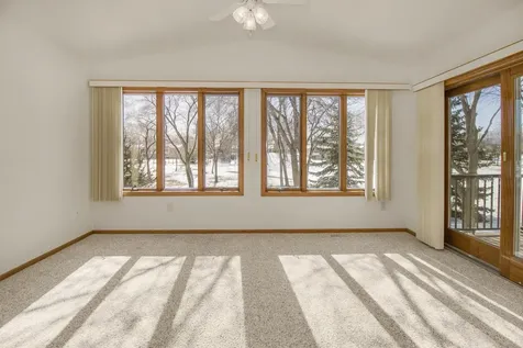 2224 Pinewood Drive Shakopee MN 55379