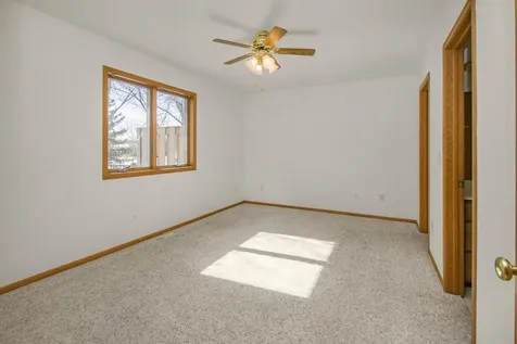 2224 Pinewood Drive Shakopee MN 55379