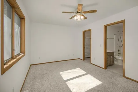 2224 Pinewood Drive Shakopee MN 55379