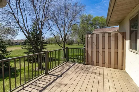 2224 Pinewood Drive Shakopee MN 55379