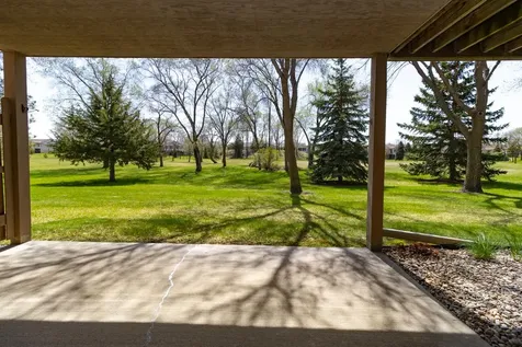 2224 Pinewood Drive Shakopee MN 55379