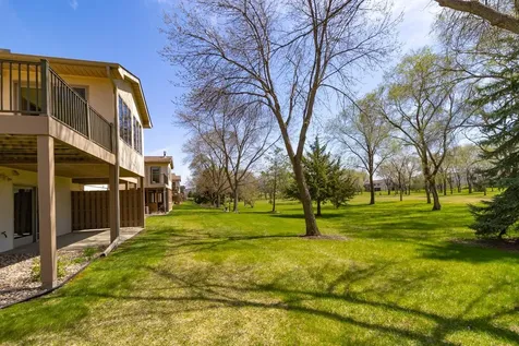 2224 Pinewood Drive Shakopee MN 55379