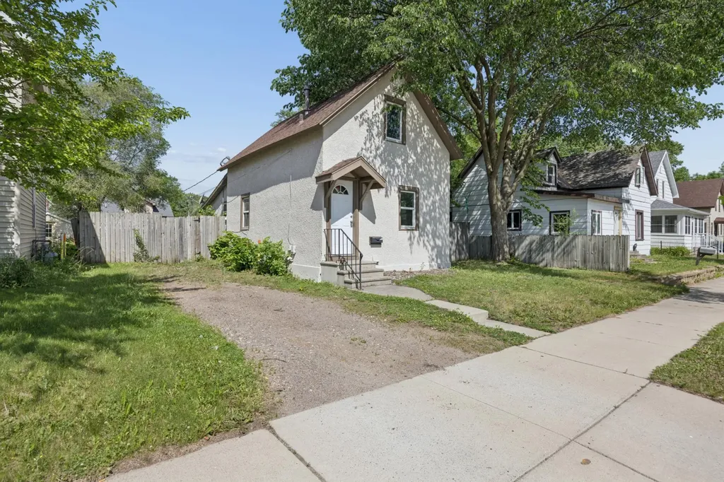 407 19 1/2 Avenue N Saint Cloud MN 56303