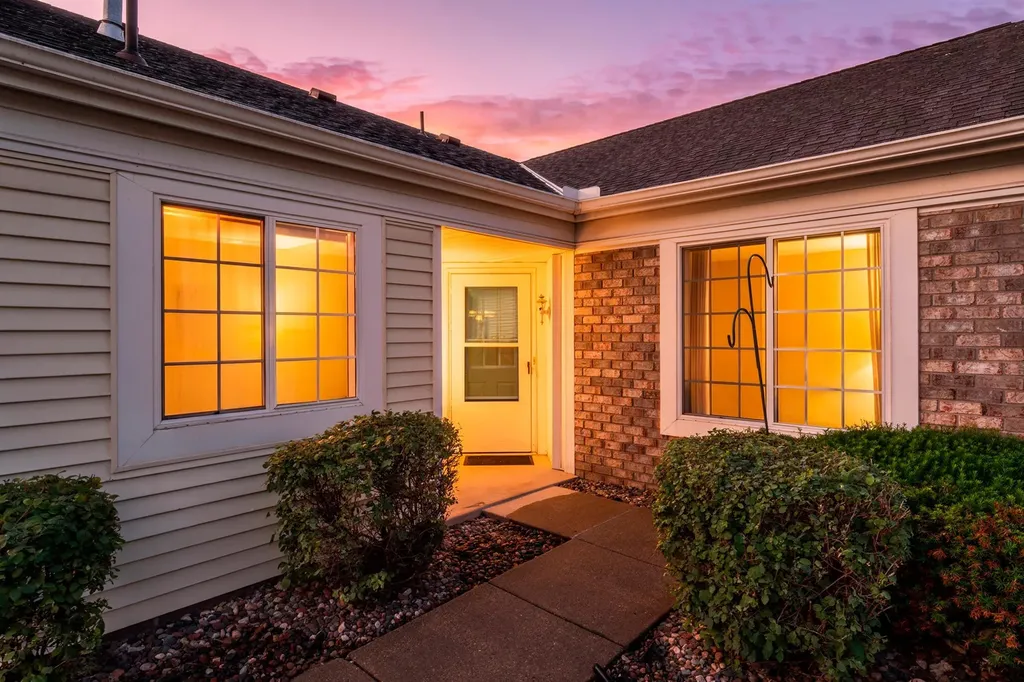 9274 Prairieview Trail N Champlin MN 55316