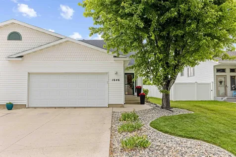1646 19th Avenue E West Fargo ND 58078