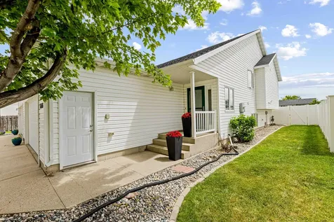 1646 19th Avenue E West Fargo ND 58078